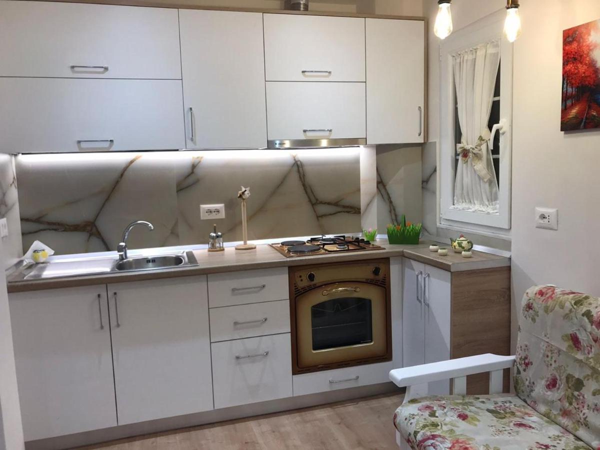 Central Welcoming Apartment In ติรานา ภายนอก รูปภาพ