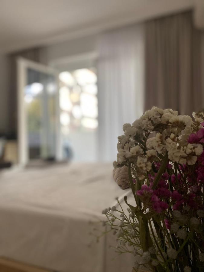 Central Welcoming Apartment In ติรานา ภายนอก รูปภาพ
