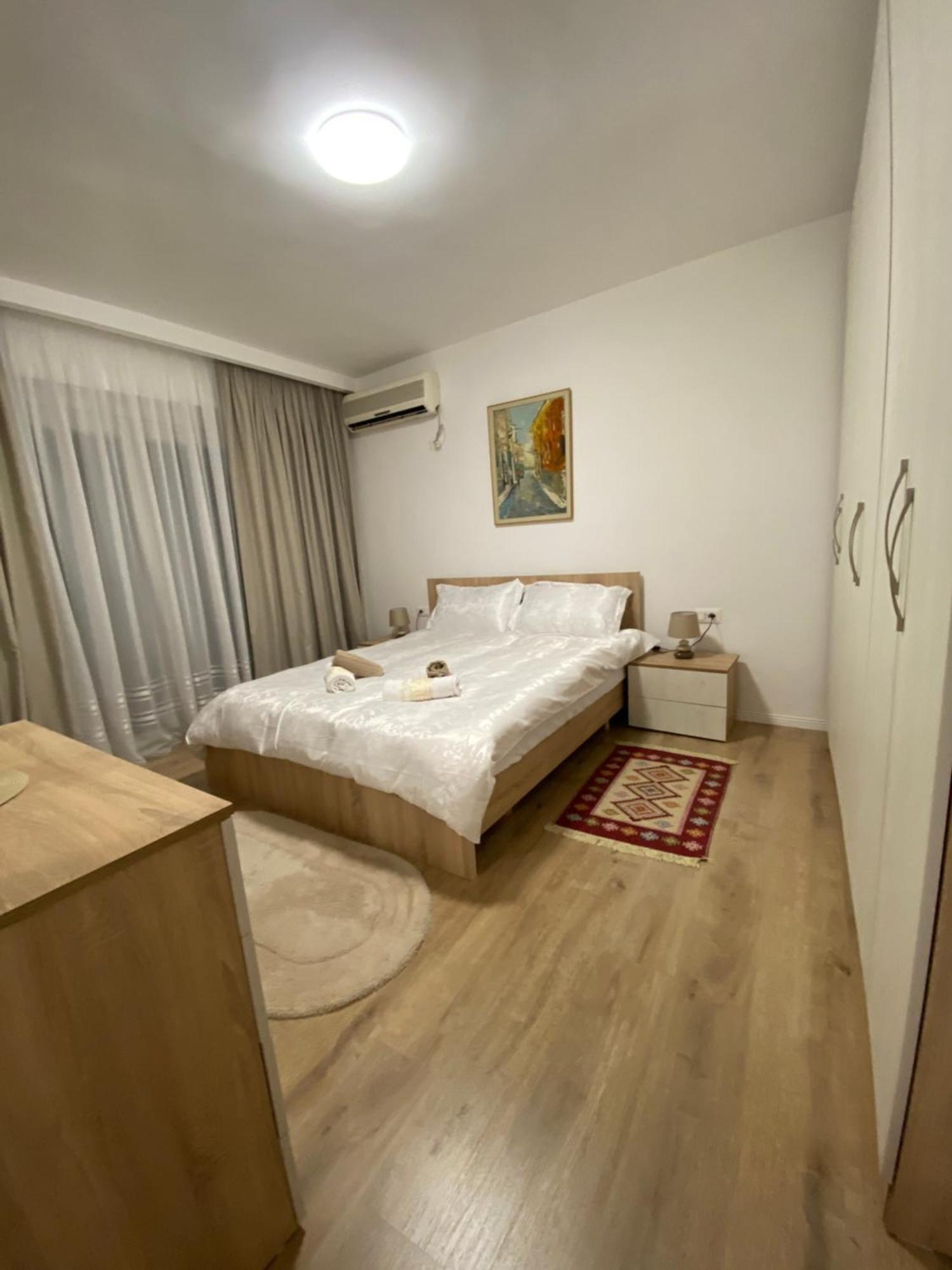 Central Welcoming Apartment In ติรานา ภายนอก รูปภาพ