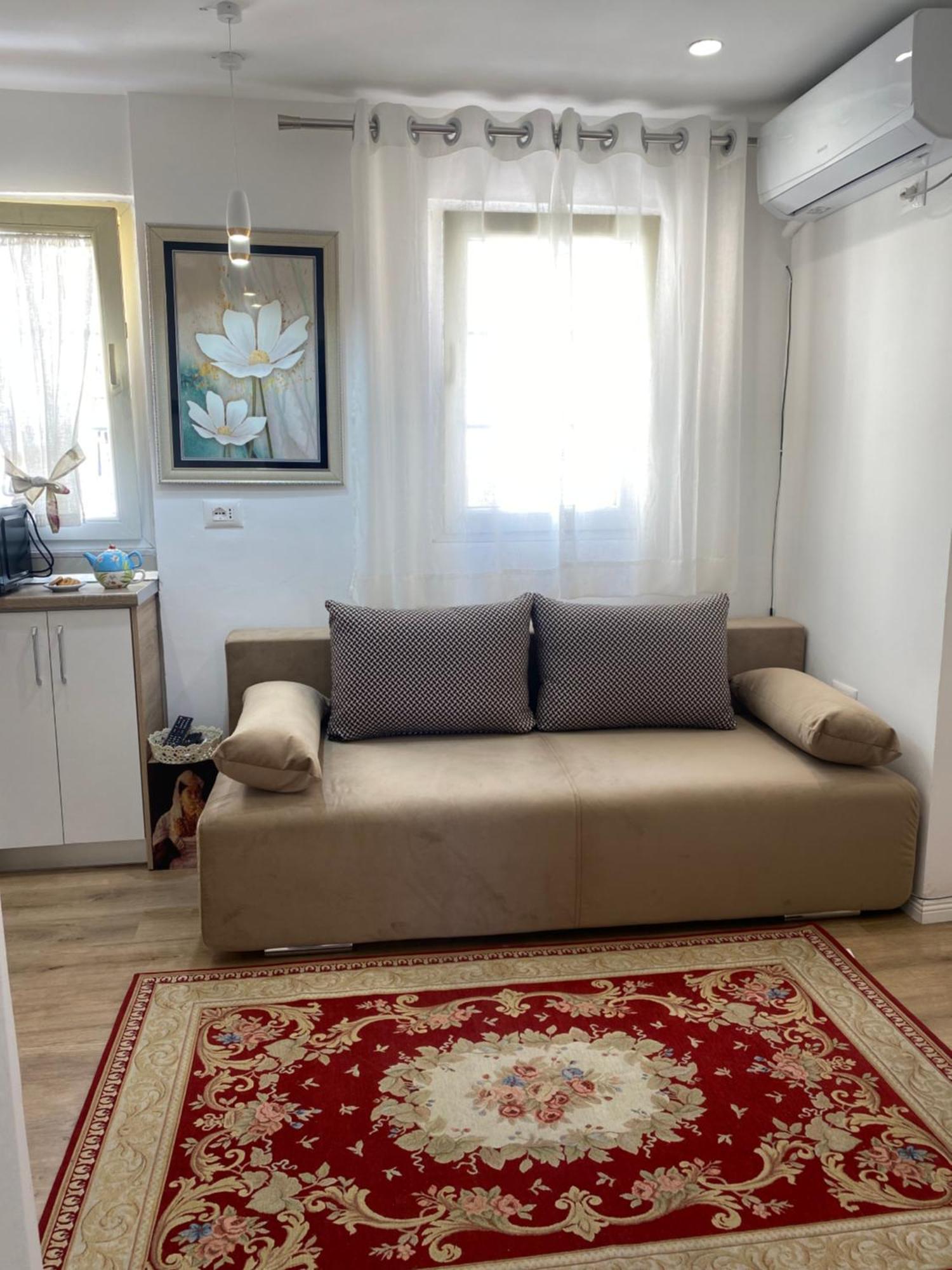 Central Welcoming Apartment In ติรานา ภายนอก รูปภาพ