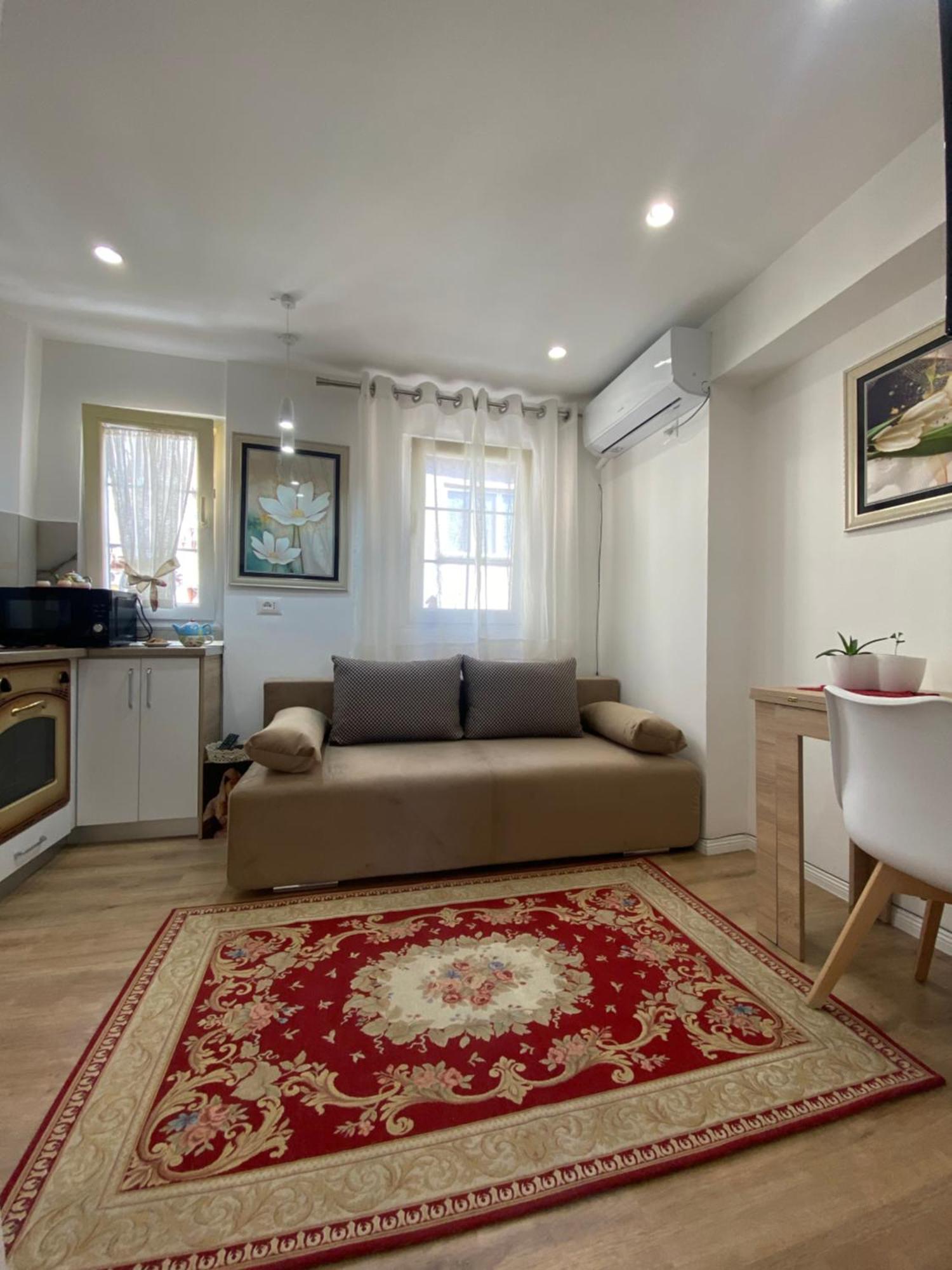 Central Welcoming Apartment In ติรานา ภายนอก รูปภาพ