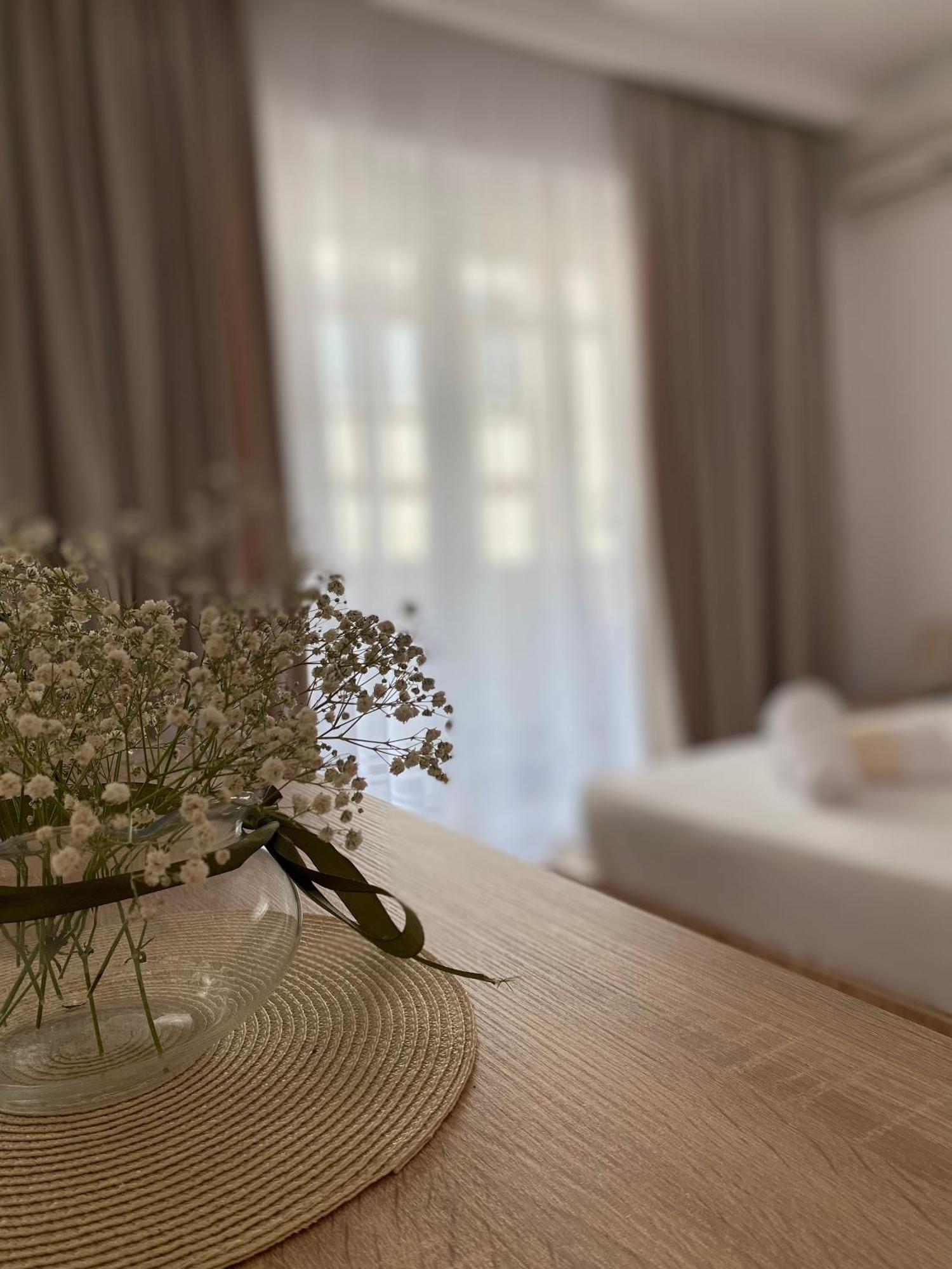 Central Welcoming Apartment In ติรานา ภายนอก รูปภาพ
